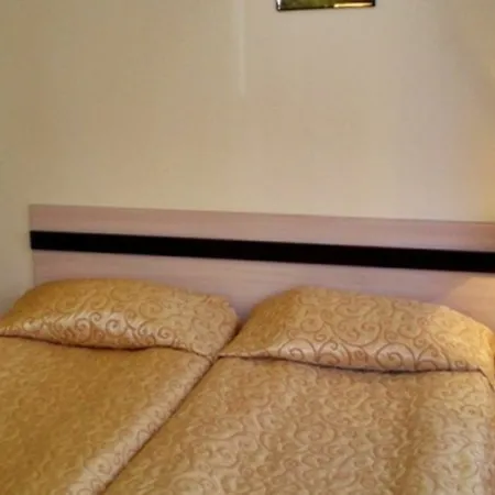 The Castle 3*